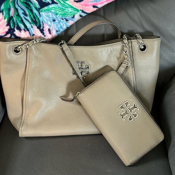 Tory Burch Handbags - TORY BURCH PURSE WITH MATCHING WALLET